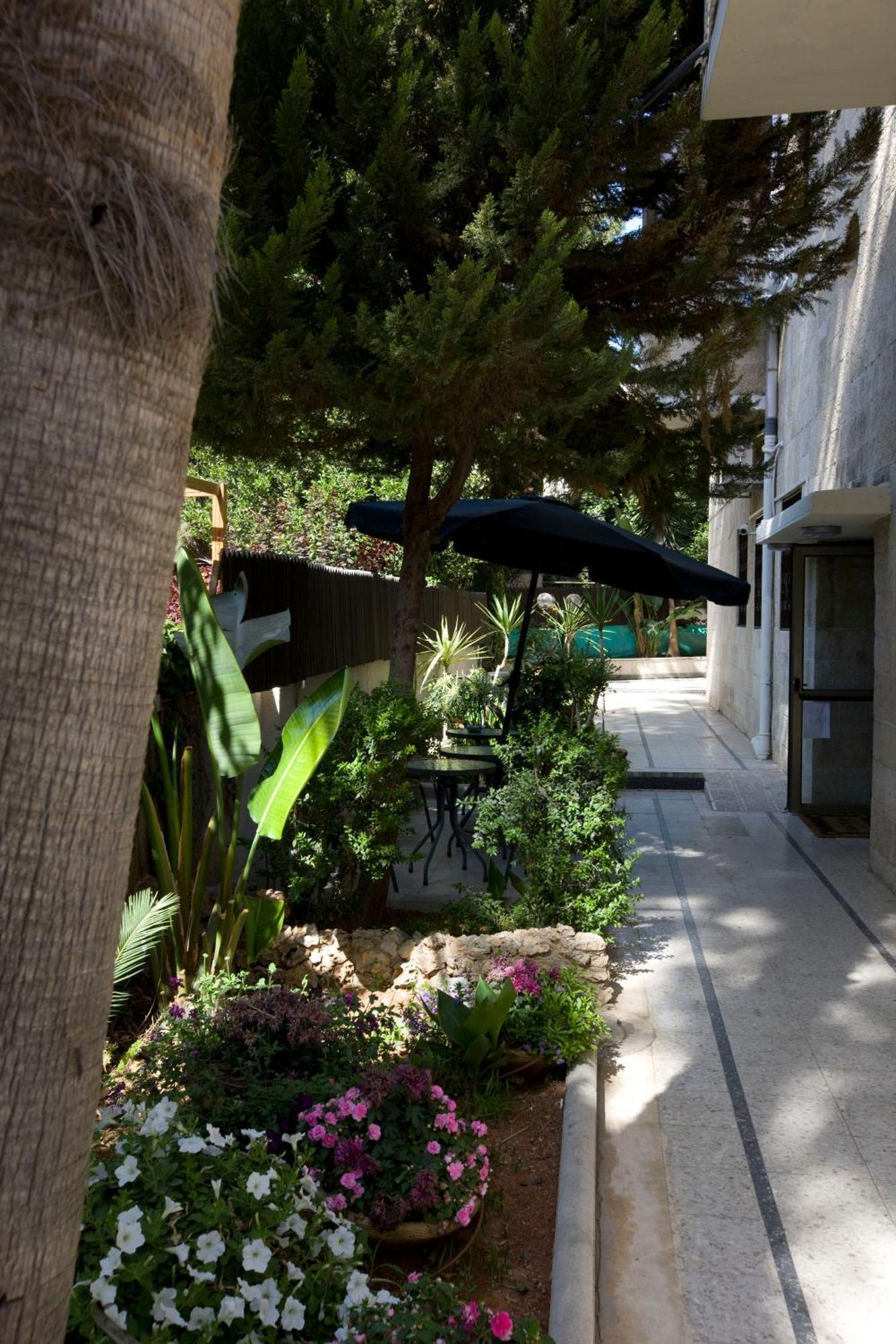 A Little House In Rechavia Hotel Ierusalim Exterior foto